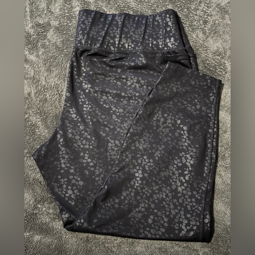 LIVI Active High-Rise Wicking Black Animal Print Leggings Size 22/24